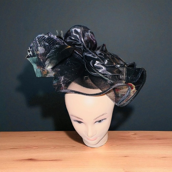 Stunning Black Tule & Feather Fascinator Headband Clip Church Derby Hat EUC